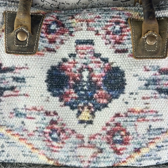 Myra Bag | Key Hole Woven Rug Fringy And Leather Tote Bag - Picture 2 of 15